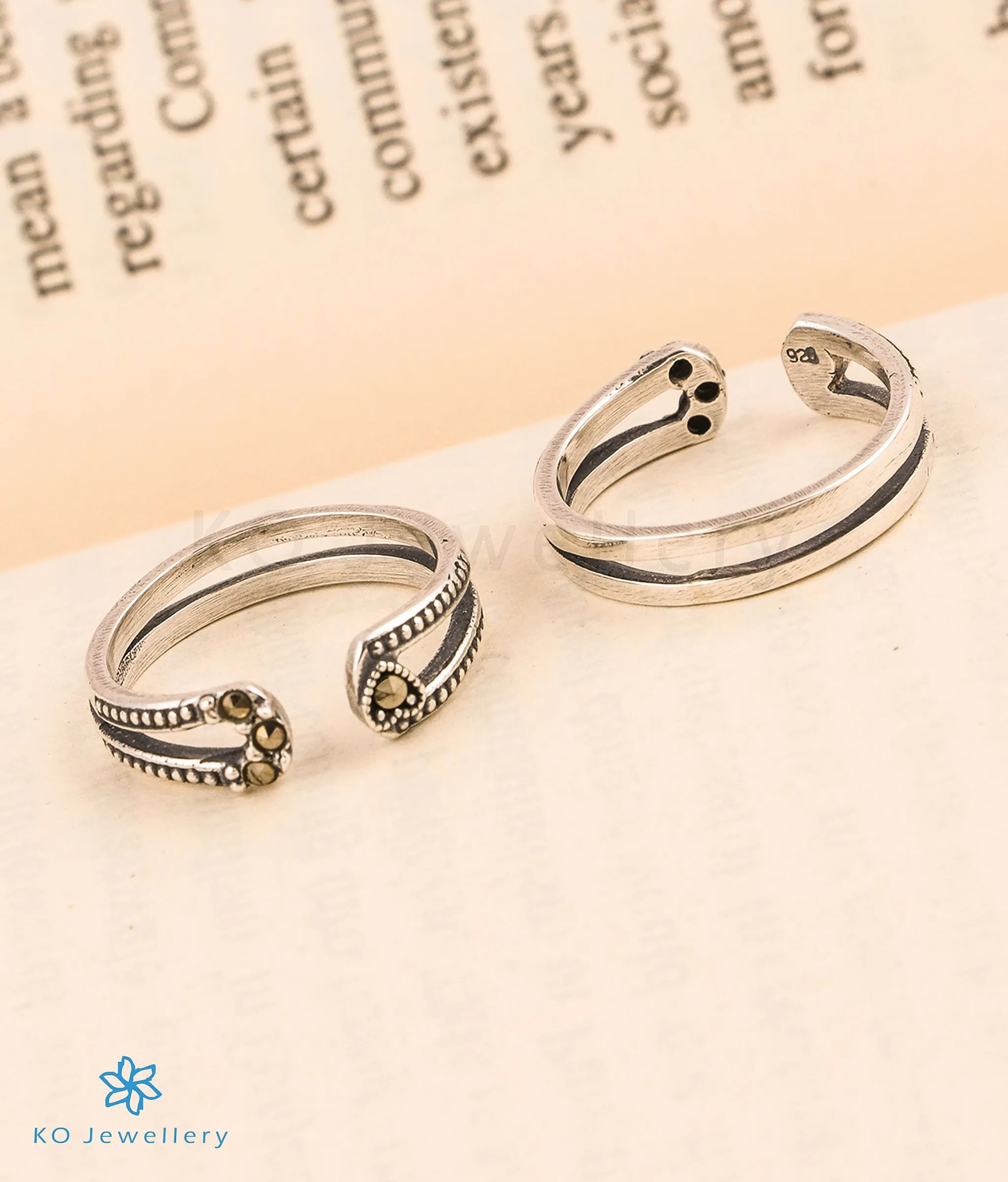 The Alluring Silver Marcasite Toe-Rings  (Front open)